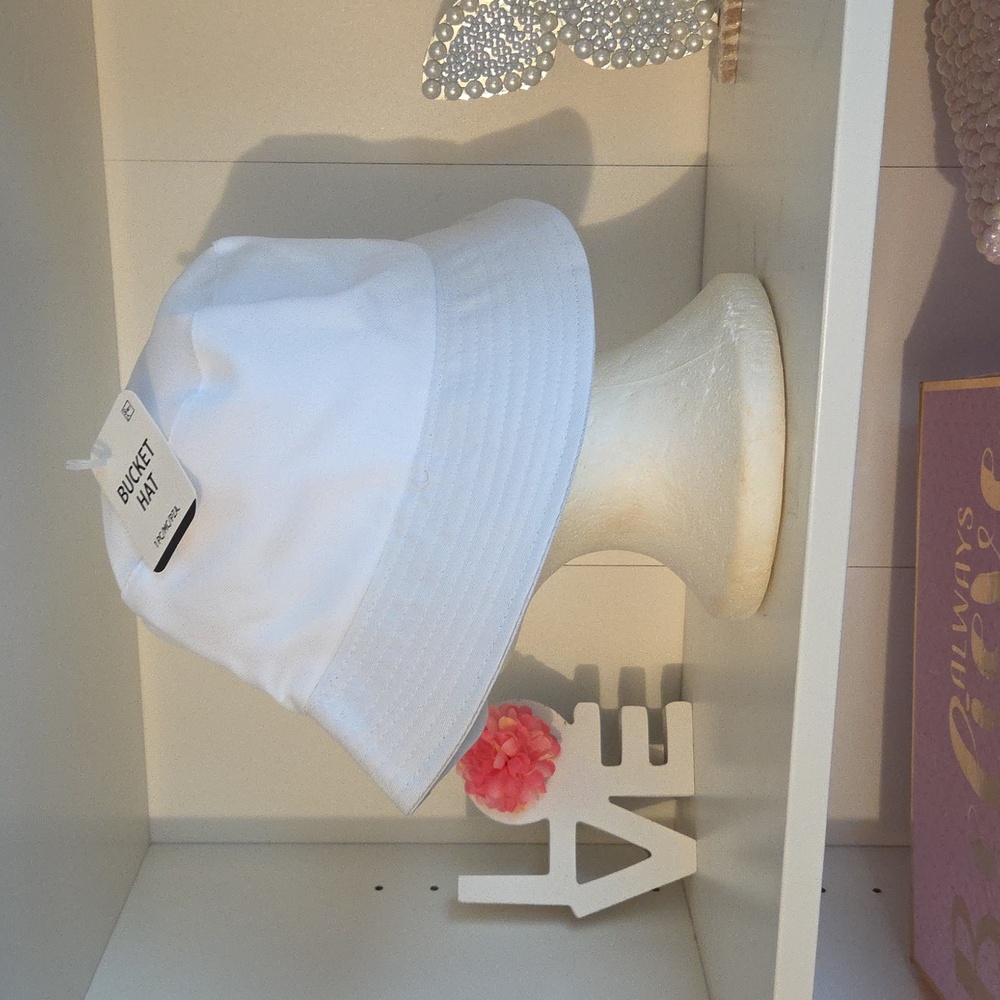 💎Classic White Women's Bucket Hat